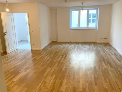Schöne, frisch renovierte 1-Zimmer-Wohnung mit gehobener Innenausstattung IN Zentrum