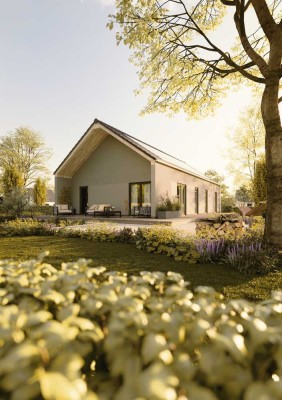 Moderner Bungalow mit überdachter Terrasse.