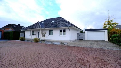 NEUER PREIS !! Freistehendes Einfamilienhaus in bester Lage.