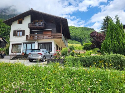 Mehrfamilienhaus in sonniger, ruhiger Lage