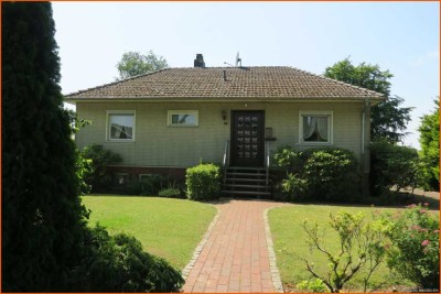 Bungalow mit Garage und großem Grundstück in Stinstedt-Loxstedt