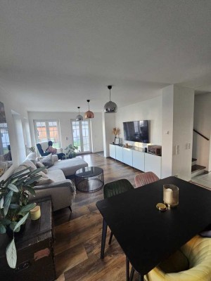 Modernes Haus mit Garten und Dachterrasse für Singles oder Paare in Wöllstadt