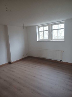 neu renovierte 2-Raum Dachgeschosswohnung