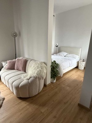 Charmantes Altbau-Apartment mit Balkon - Stilvoll wohnen in Düsseldorf-Friedrichstadt