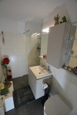 Vermietete 2-Zi-Wohnung mit Balkon, Keller, Fahrstuhl u. TG-Stellplatz