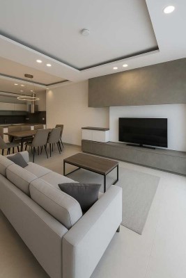 Traumhafte 2-Zimmer Wohnung mit EBK, großem Balkon (Süd/ West) & luxuriösem Bad en Suite