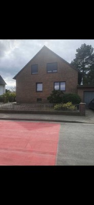 Attraktive und gepflegte 3,5-Raum-Wohnung mit Balkon und Einbauküche in Celle