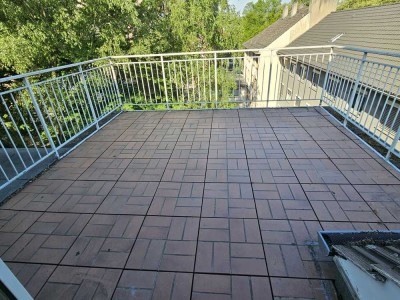 Zentralgelegene Attraktive 3-Zimmer-Dachgeschosswohnung mit Terrasse in gepflegtem Mehrfamilienhaus
