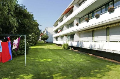 Schöne ruhige und sonnige 4-Zimmer-Wohnung mit Balkon und Einbauküche in Kassel