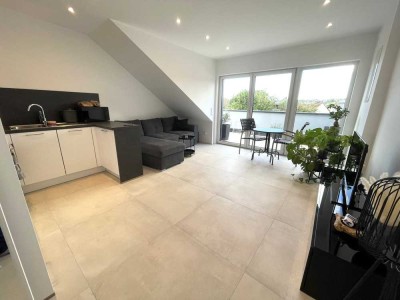 Wunderschöne und neue  2- Zimmer DG- Wohnung