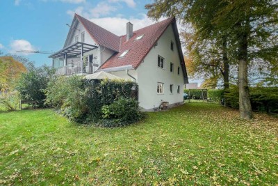 Sofort bezugsfrei: 4-Zimmer-Erdgeschosswohnung mit 300qm Traumgarten und 2 Parkplätzen!