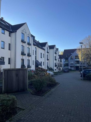 Exklusive 3-Zimmer-Dachgeschosswohnung in Grünlage Erkraths mit Balkon, hochwertig ausgestattet.