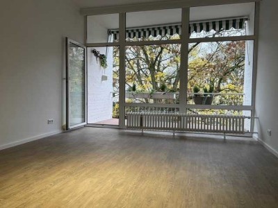 NACH SANIERUNG ERSTBEZUG 2-Zi.-WOHNUNG IN OBERKASSEL MIT BALKON UND EBK