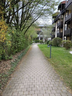 Schöne 2-Raum-Wohnung mit neuer EBK und Terrasse in Traunstein (Kreis)