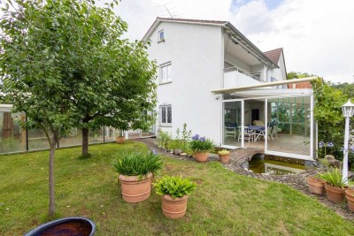 Charmantes Zweifamilienhaus mit großem Garten in Schorndorf - Miedelsbach