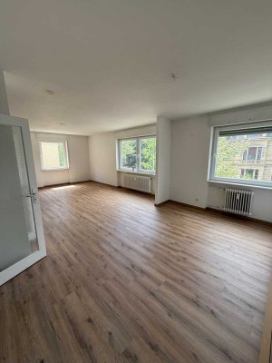 Geschmackvolle 4-Zimmer-Wohnung mit EBK in Karlsruhe