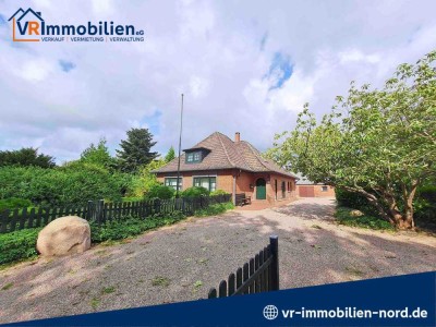 Großzügiges EFH samt liebevoll angelegtem, gepflegten Grundstück in Behrendorf