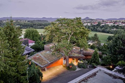 Saniertes, freistehendes und preisgekröntes Architektenhaus mit Traum Aussicht