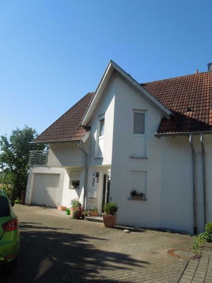 Doppelhaushälfte mit 7-Zimmer in Engen-Neuhausen
