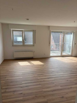 Frisch renovierte 2-Zimmer-Wohnung mit Balkon in ruhiger Lage von Langenfeld Wiescheid