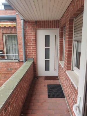 Vollständig renovierte 2-Zimmer-Wohnung mit Balkon und EBK im Zentrum von Dülken! Von Privat