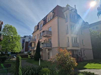 Freiwerdende 4,5-Zimmer-Erdgeschosswohnung in Dresden-Striesen mit Terrasse