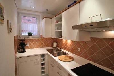 Gemütliche und sehr gepflegte 2-Zimmer-Wohnung, strandnah, ruhige Lage, mit EBK