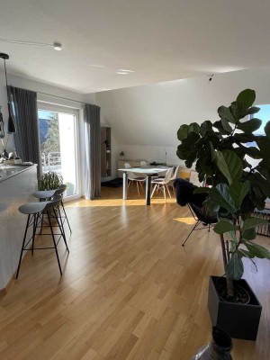 Lichtdurchflutete 2-Zi-Maisonette-DG-Whg. mit Süd-West-Balkon