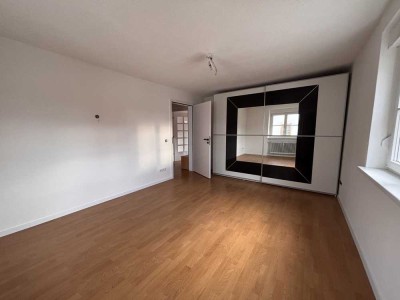 2,5-Zimmer-Wohnung mit Balkon und Einbauküche teilmöbliert in Blaustein
