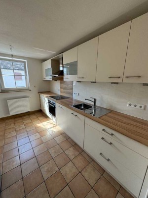 3-Zi Wohnung Maisonette mit 85 m² Wohnfläche, u. 35m² großem, beheiztem Hobbyspeicher zu vermieten!