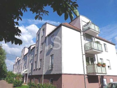 HELLE UND FREUNDLICHE WOHNUNG MIT SONNENBALKON!