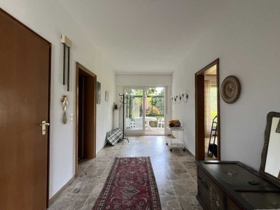 Bungalow mit ausbaufähigem Dach in der Nähe des Möhnesees – viel Potenzial in naturnaher Lage