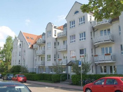 Helle und ruhig gelegene 2-Raum-WE mit Balkon, Einbauküche, Tiefgaragenstellplatz