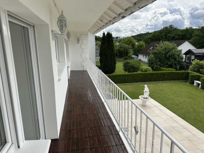 Renovierte 4 Zimmerwohnung mit Balkon und Stellplatz in bevorzugter Lage in Neustadt/Wied zu vermiet