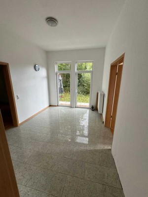 Mehrfamilienhaus mit großem Grundstück in Philippsthal/Heimboldshausen