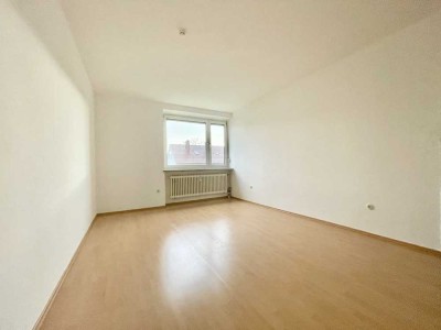 Frei ab 01.08.2025! Große & helle 2-Zimmer-Wohnung mit ca. 51,8 qm im zweiten Stock