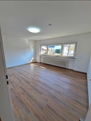Kernsanierte 1-Zimmer-Wohnung mit Einbauküche, Kellerraum und hochwertiger Ausstattung