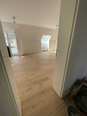 Hochwertig sanierte 2-Zimmer DG-Wohnung in Strausberg