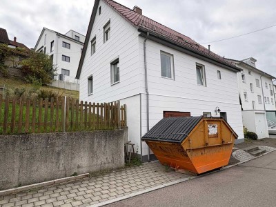 Renovierungsbedürftiges Einfamilienhaus mit Garage in Blaustein