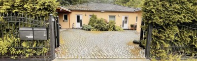 Zweifamilienhaus in Falkensee – für Sie und eine weitere Familie inkl. ELW-Carport-Garage & Sauna !