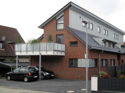 Moderne 4-Zimmer Maisonette-Wohnung im attraktiven Architektenhaus mit 4 Wohneinheiten