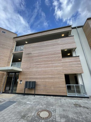 Exklusive, geräumige 1-Zimmer-Terrassenwohnung mit EBK in Pentling