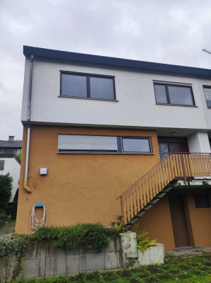 Geräumige DHH in Höhenlage, 5-Zimmer-Haus in Remshalden