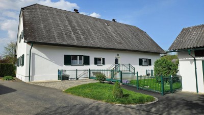 Renoviertes Bauernhaus mit 5 Zimmern und großem Grundstück