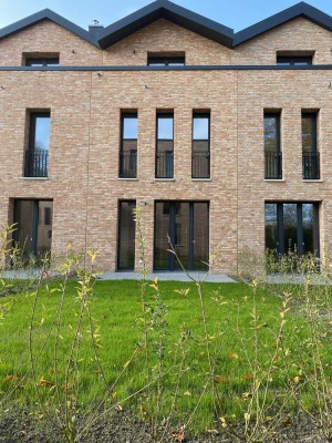 ULI VOGELER GmbH - TRAUMHAFTES STADTHAUS MIT GARTEN, DACHTERRASSEN UND ZWEI TIEFGARAGENSTELLPLÄTZEN