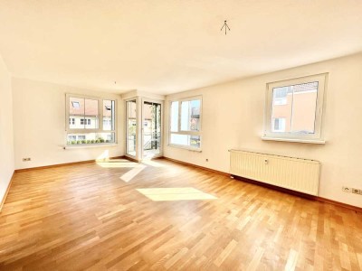 Moderne 2-Zimmer-Wohnung mit großem Balkon und TG-Stellplatz