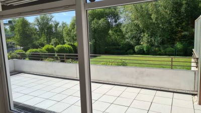 Exklusive 2,5-Zimmer-Terassenwohnung mit Blick ins Grüne