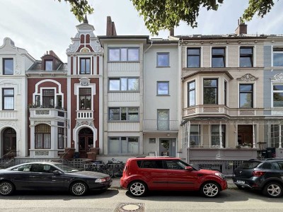Nähe Brommy-Platz, moderne 2,5-Zimmer-Maisonettewohnung mit Balkon und Garten