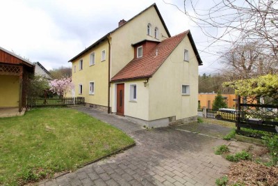 Doppelhaushälfte mit Gartenhaus und Garage