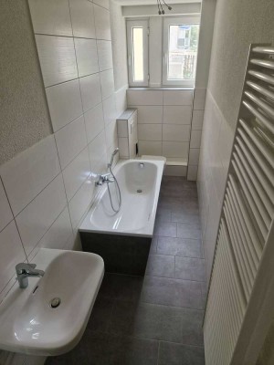 Fast wie Erstbezug! Frisch modernisierte einer 4-Raum-Wohnung